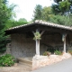 Leynes-lavoir 1 dans le bourg