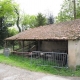 Vesdun-lavoir dans hameau La Rue du PrÃ©