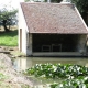 Etaule-lavoir dans hameau La Vaire