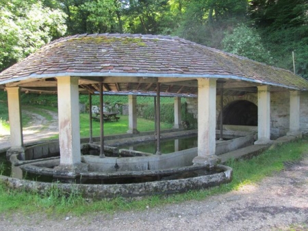 Byans sur le Doubs-lavoir 2