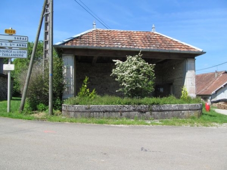 Eternoz-lavoir 5 dans le hameau Alaise
