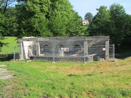 Foucherans-lavoir du hameau Saint Maximin
