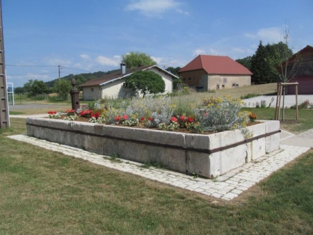 Courtetain et Salans-lavoir 2 dans le bourg