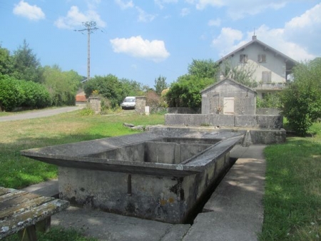 Aromas-lavoir 5 dans le hameau Ceffia