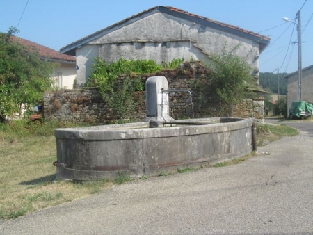 Bourcia-lavoir 1 dans le bourg