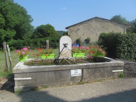 Bourcia-lavoir 2 dans le bourg