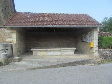 Bourcia-lavoir 4 dans le hameau Civria