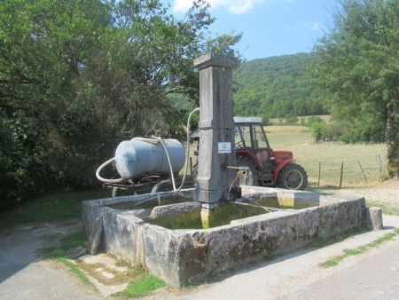 Bourcia-lavoir 6 dans le hameau Dancia