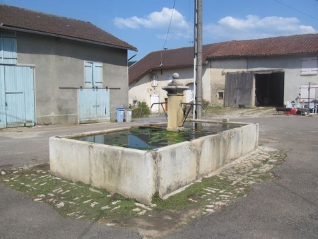 Gigny-lavoir 3 dans le hameau Le Villard
