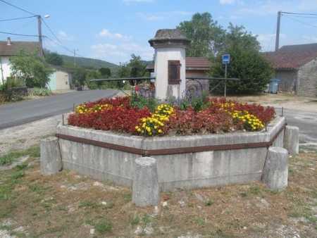 Louvenne-lavoir 2 dans le hameau Lapeyrouse