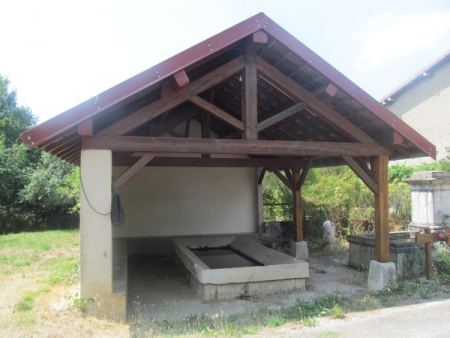 Montrevel-lavoir 1 dans le bourg