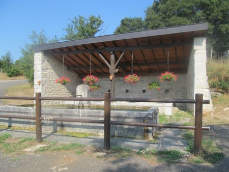 Val d'Epy-lavoir 3 dans le hameau Lanéria