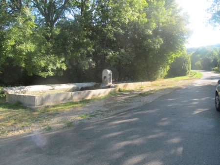 Cuisia-lavoir 3 dans le bourg