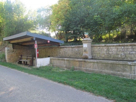 Cuisia-lavoir 4 dans le hameau Lanézia
