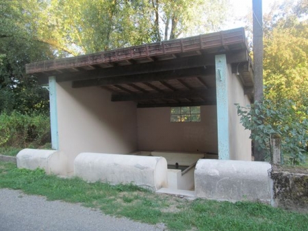 Gizia-lavoir 1 dans le bourg