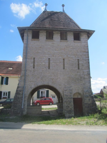 Pont de Poitte-lavoir du hameau Poitte