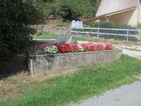 Présilly-lavoir du hameau Senay
