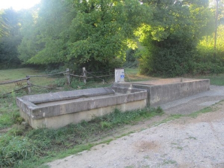 Rosay-lavoir 2 dans le bourg