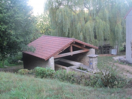 Rosay-lavoir 3 dans le hameau Graveleuse