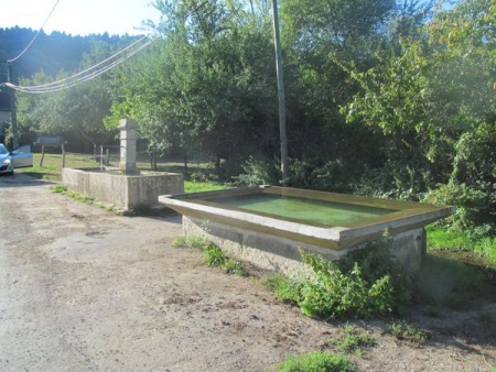 Rosay-lavoir 4 dans le hameau Abergement Rosay