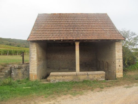 Saint Gengoux de Scisse-lavoir 2 dans le hameau Boye