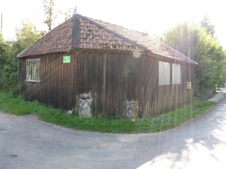 Villemoiron en Othe-lavoir 2 dans hameau Surançon
