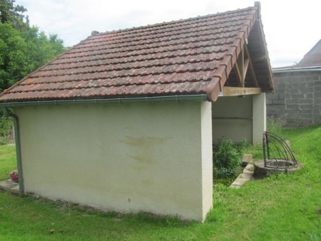 Montaron-lavoir 1 dans le hameau Pouligny