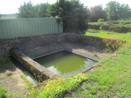 Ville Langy-lavoir 2 dans le hameau Gonges