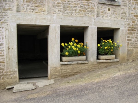 Fontenay près Vezelay-lavoir 2 dans hameau Soeuvres