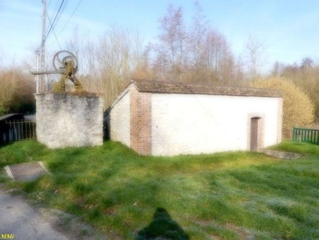 Sainte Colombe-lavoir du hameau Beaujard  en Seine et Marne par Micheline et Paul