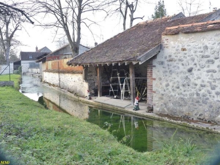 Saint Loup en Seine et Marne-lavoir 2 du hameau Courton le Bas par Micheline et Paul