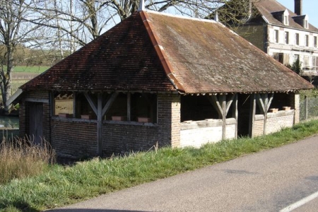 Auxon-lavoir 4 dans hameau Vert