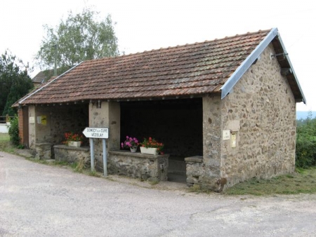 Domecy sur Cure-lavoir 3 dans hameau Villars