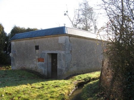 Billy sur Oisy-lavoir 1 dans le bourg