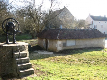 Varzy-lavoir 2 dans hameau Chantemerle