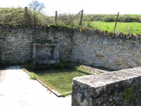 Chazeuil-lavoir 3 dans le bourg