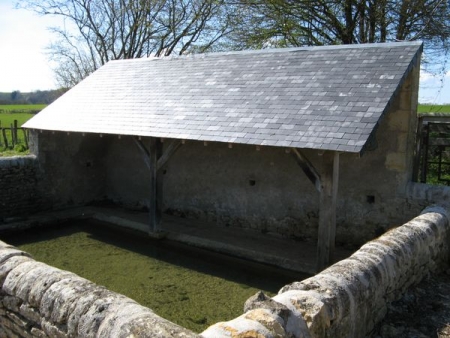 Montenoison-lavoir 1 dans hameau Les Cassons