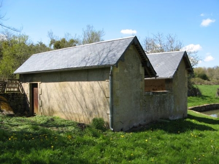 Montenoison-lavoir 2 dans hameau Noison