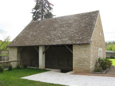 Mellecey-lavoir 2 dans hameau Germolles