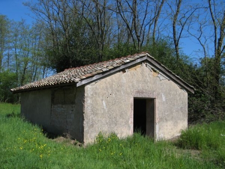 Cuisery-lavoir 2 dans hameau Fontaine Couverte
