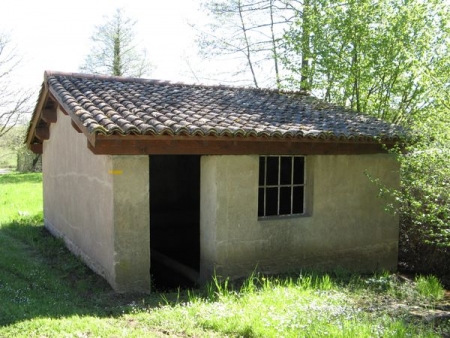 Cuisery-lavoir 3 dans hameau La Mare Balay