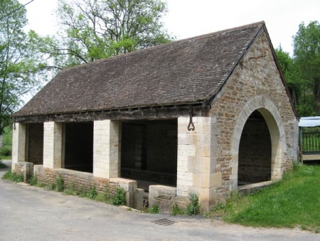 Clessé-lavoir 1 dans hameau Bel Ange
