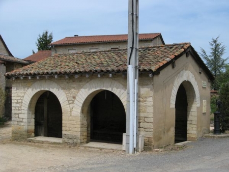 Clessé-lavoir 3 dans hameau Quintaine