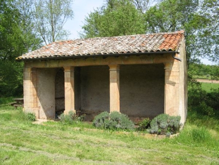 Saint Maurice de Satonnay-lavoir 3 dans hameau Satonnay