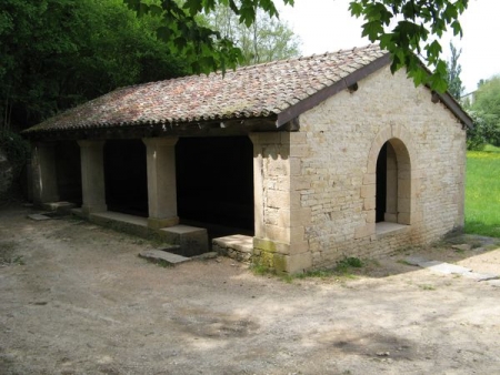 Viré-lavoir 3 dans hameau Verizet