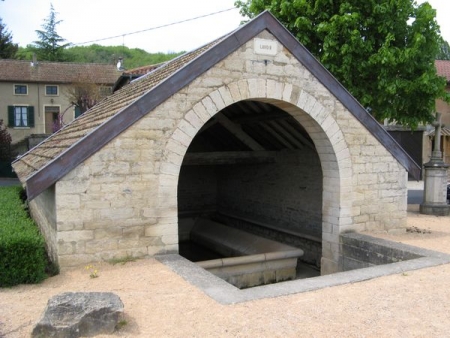 Viré-lavoir 1 dans le bourg