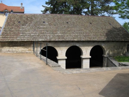 Viré-lavoir 2 dans le bourg