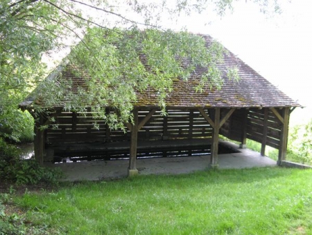 Les Bordes Aumont-lavoir dans hameau Bray