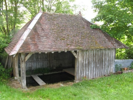 Villemereuil-lavoir 1 dans le bourg