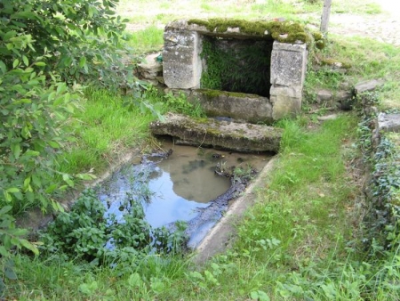 Moraches-lavoir 2 dans hameau Agriez